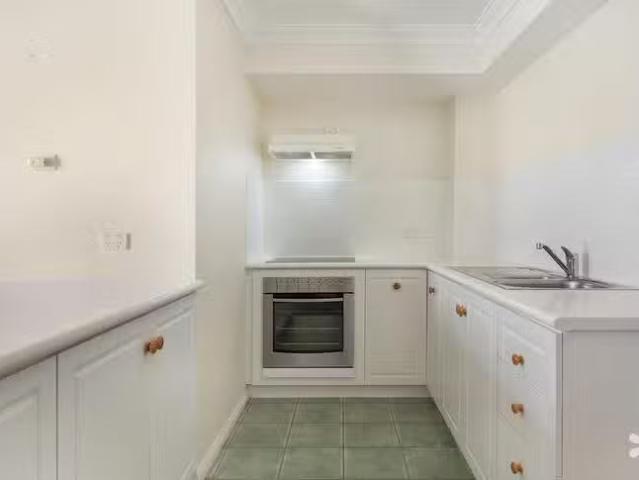 Just in! 6/5 Primula Close, Murdoch, WA 6150