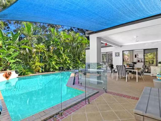 Cozy 66 Christina Ryan Way, ARUNDEL, QLD 4214 House for Rent