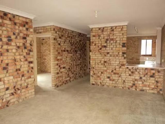 Nice 6/6 Rogers Crescent, Caboolture, QLD 4510