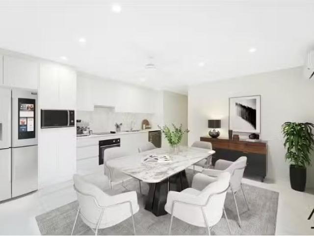 Just in! 66A James Cook Drive, Kings Langley House for rent L.