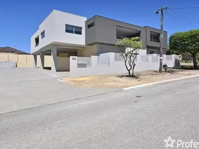 Nice 6/8 Kurda Place, Westminster, WA 6061