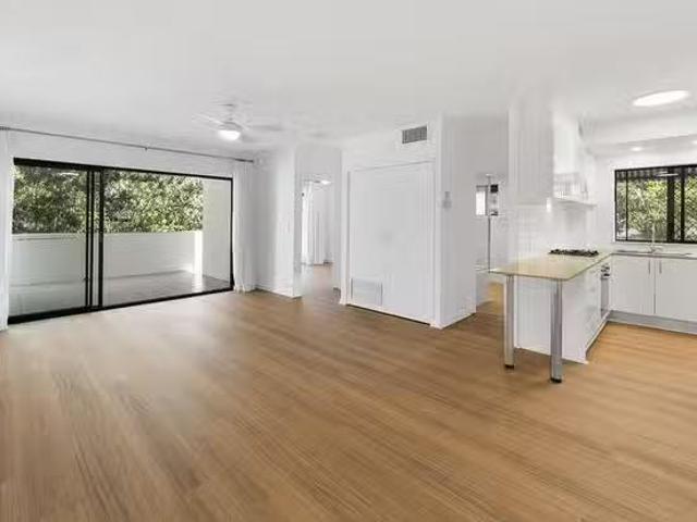 For Rent! 6/98 Racecourse Road, Ascot, QLD 4007