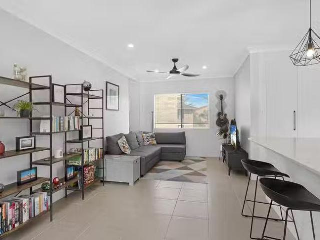 New 6/9 Australia Avenue, Broadbeach, QLD 4218
