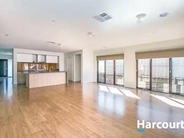 For Rent! 6 Madonna Street, DOREEN, VIC 3754 House for Rent