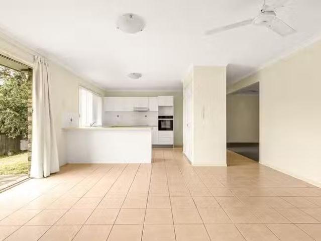 Charming 6 Mayfair Place, Moggill, QLD 4070