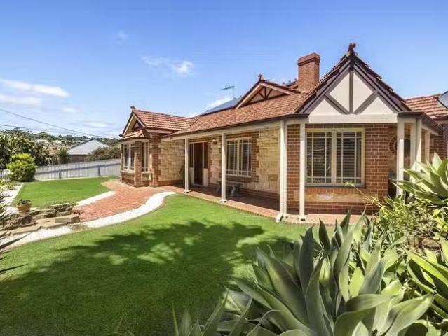 Cozy 6 Newland Avenue, Marino, SA 5049