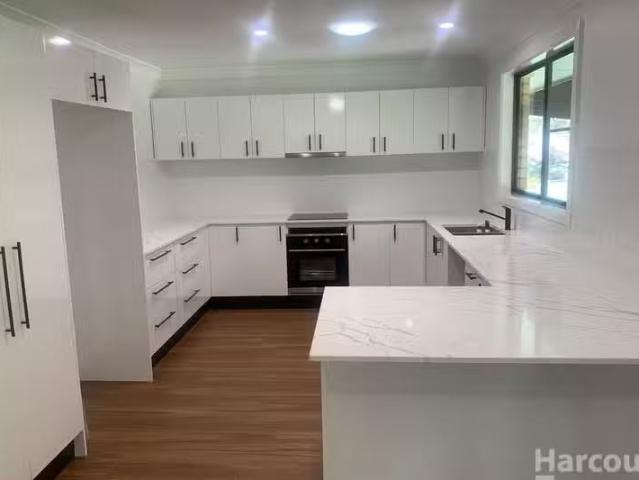 Nice 6 Albert Harrower Crescent, South West Rocks, NSW 2431.