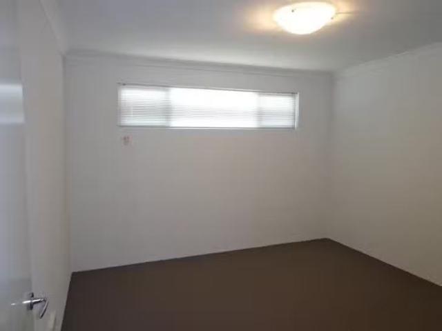 Cozy 6 Altrincham Grove, Butler, WA 6036