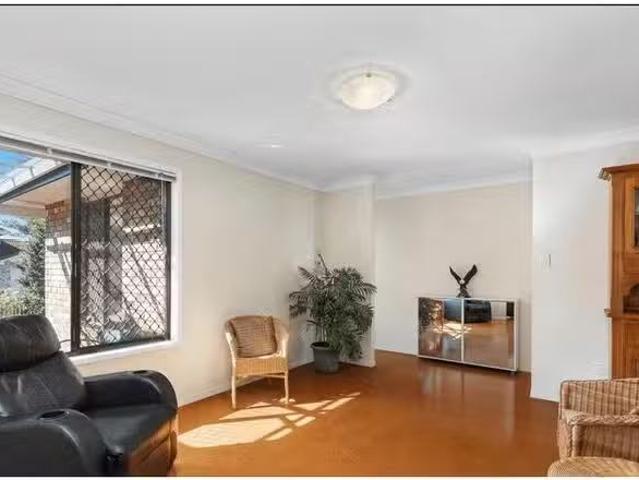 Charming 6 Amanda Street, Cleveland, QLD 4163