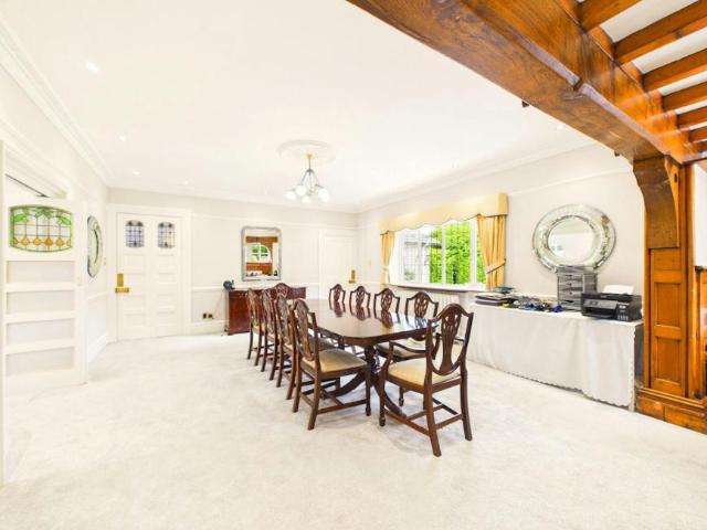 For Rent 6 Bedroom House Charlton Kings Charlton Kings DLS105411453