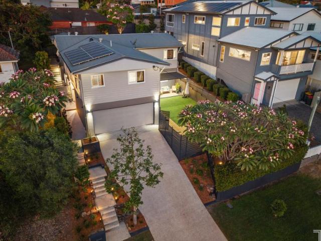 For Rent 6 Bedroom House Holland Park West QLD DS105863029