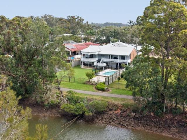 For Rent 6 Bedroom House Mountain Creek QLD DS105863089