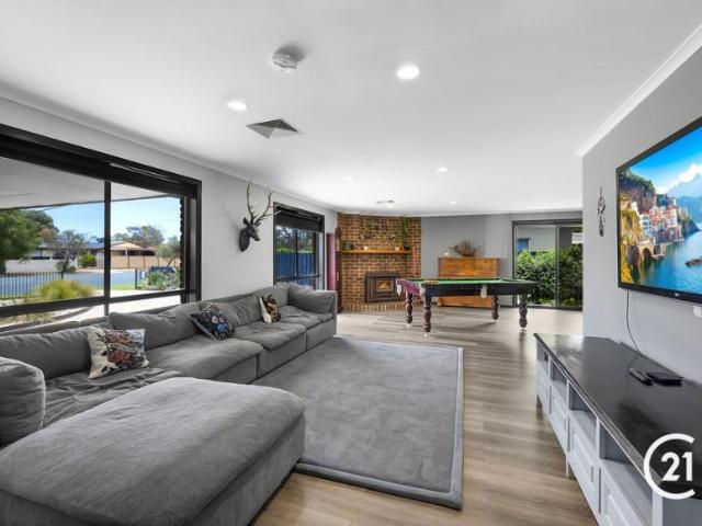 For Rent 6 Bedroom House Moama, NSW DS102758896