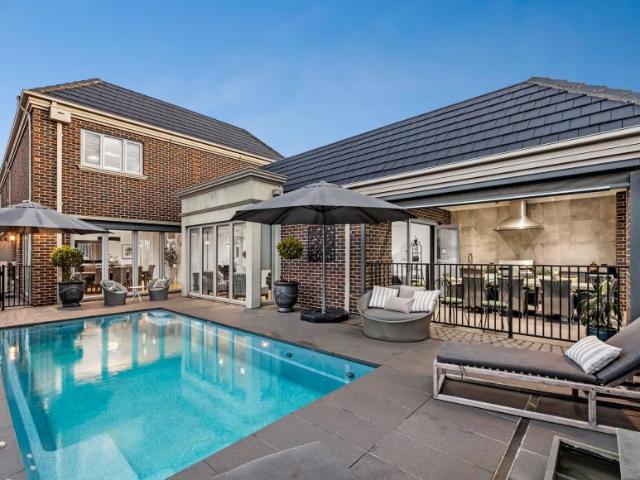 For Rent 6 Bedroom House Strathmore VIC DLS102766515