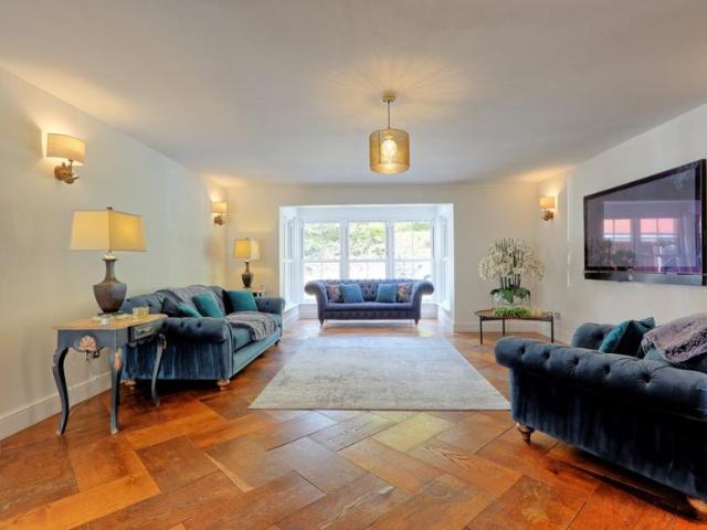 For Rent 6 Bedroom House Takeley Takeley DS106033775