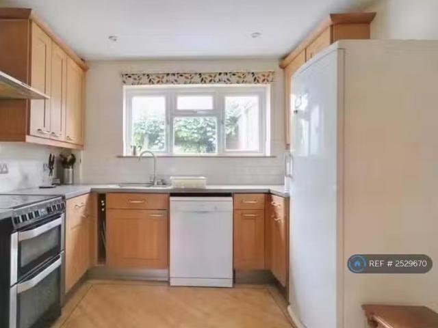 Charming 6 bedroom semi detached house for rent in Greystoke R.