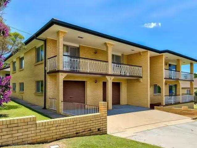 Nice 6 BR 136 Gordon Street, Gordon Park, QLD 4031