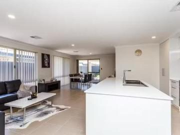 Cozy 6 Brampton Road, Wandi, WA 6167