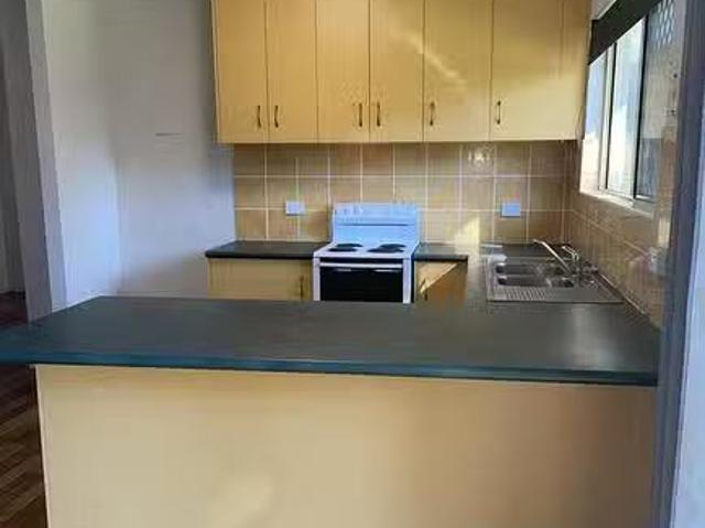 Charming 6 Dudley Place, Slade Point, QLD 4740