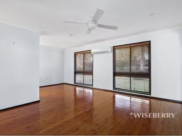 Rental! 6 Friday St, Tuggerawong House for rent Listed by Ren.