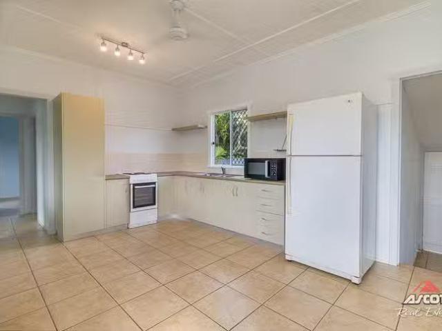 Charming 6 Gaffel Street, Svensson Heights, QLD 4670