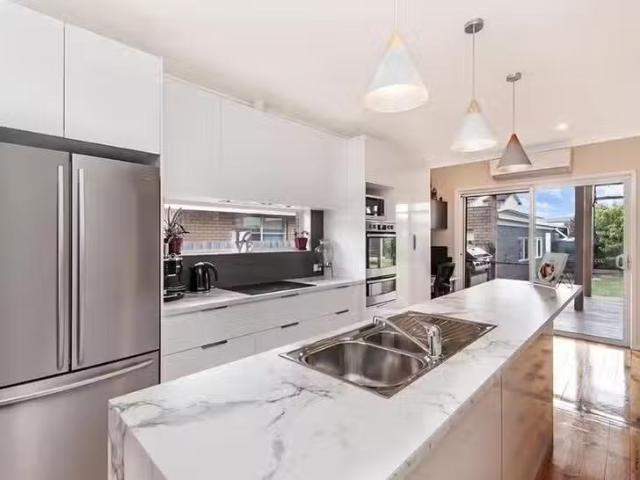 Cozy 6 George Avenue, Warrnambool, VIC 3280