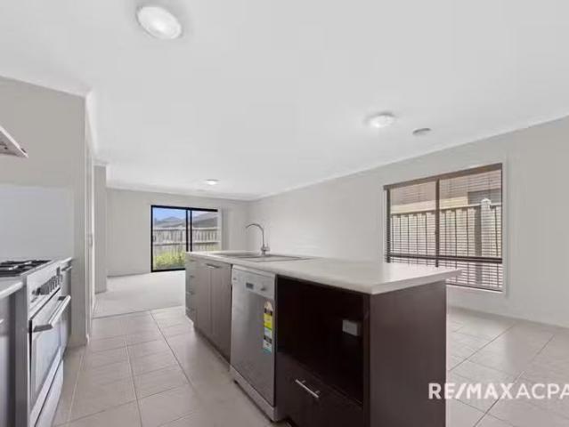 Cheap 6 Kuranda Way, Point Cook VIC 3030