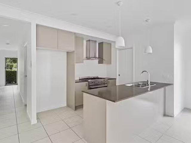 Just in! 6 Platypus Street, Bahrs Scrub, QLD 4207