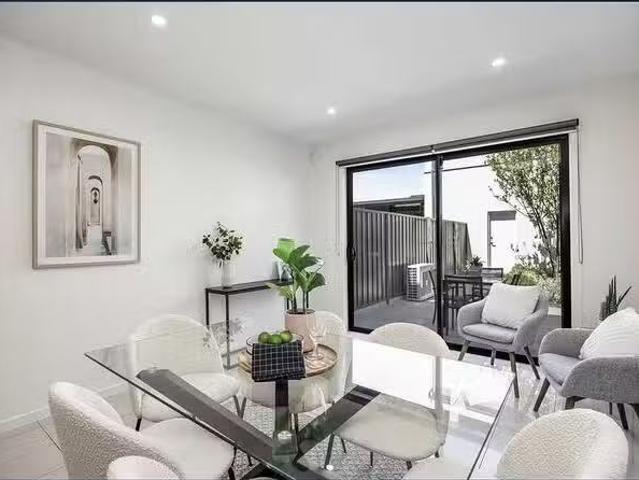 Rental! 6 Stallion Drive, St Clair, SA 5011
