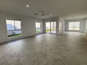 Nice 6 Turtle Rise, BONVILLE House for rent Listed by Sarah W.