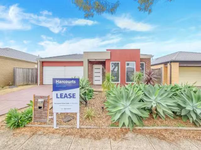 Unique 6 Tamborine Avenue, Point Cook VIC 3030