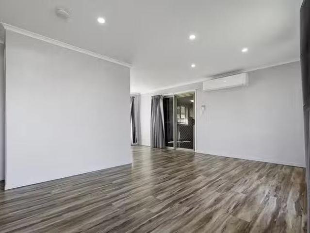 Nice 6 Young Street, Burnett Heads, QLD 4670