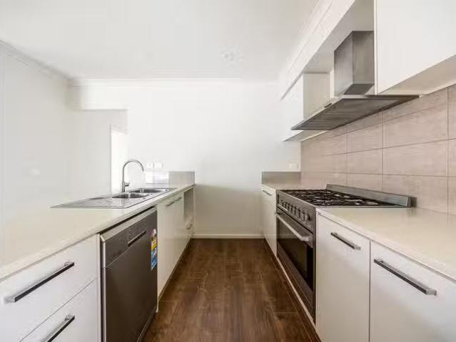 Just in! 73 Strathlea Drive, Cranbourne West, VIC 3977