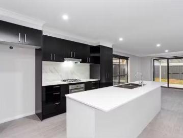 Just in! 71A Mewburn Dr, Goulburn Townhouse for rent Listed b.