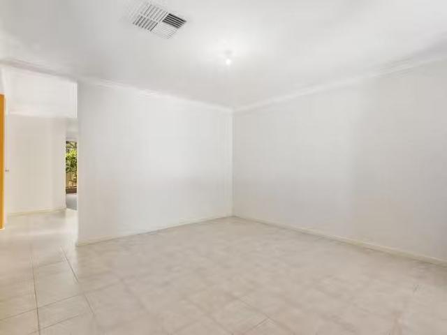 Nice 7/268 272 Wharf Street, Queens Park, WA 6107