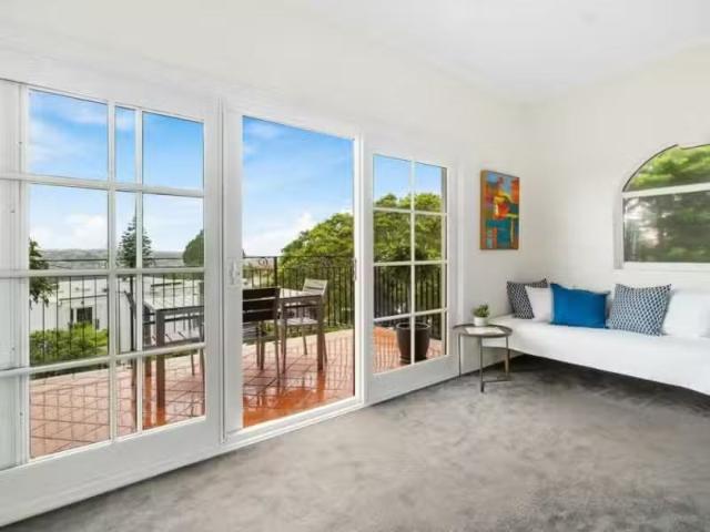 Cheap 7/32 Benelong Crescent, BELLEVUE HILL Apartment for rent.