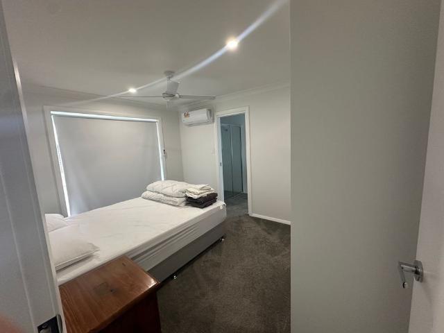 Modern and well presented 2 bedroom, 2 bathroom Unit