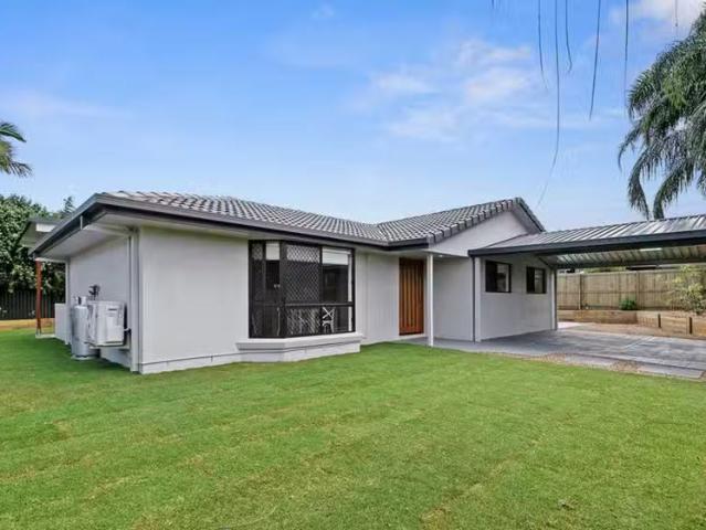 Just in! 77 School Road, Wynnum West, QLD 4178 House for Rent