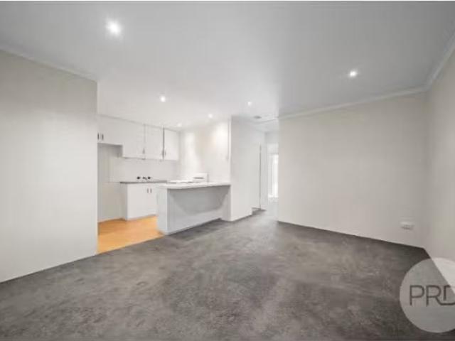 Deal! 7/49 Evans Street, Wagga Wagga House for rent Listed by.