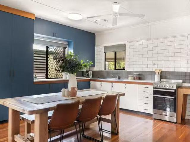 Unique 74 Hemmant Tingalpa Road, Hemmant, QLD 4174
