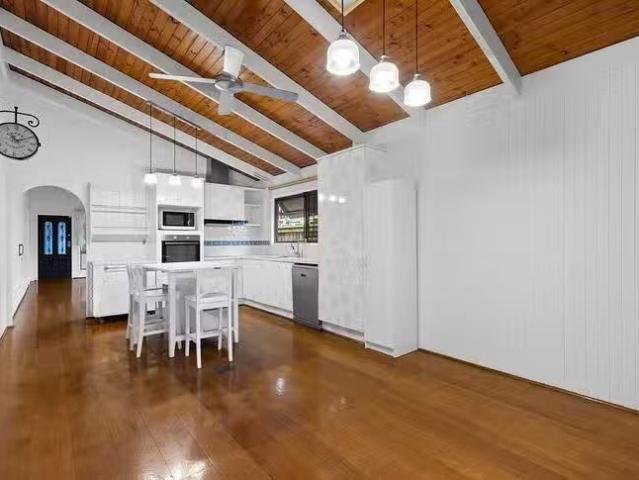 Deal! 75 Plumer Street, Sherwood, QLD 4075