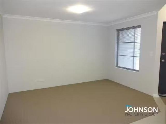 Cozy 75 Suffolk Street, Caversham, WA 6055
