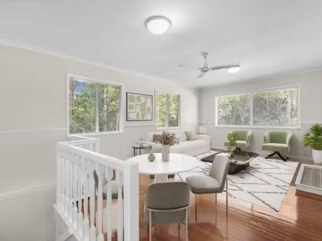 Cozy 76 Brookfield Rd, Kenmore QLD 4069