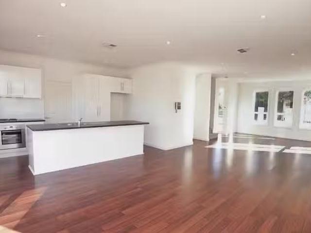 Deal! 76A Hayward Avenue, Torrensville, SA 5031