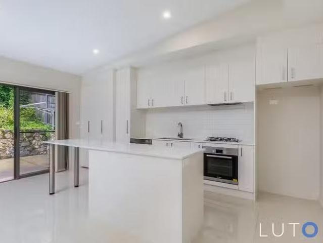 Deal! 7/8 10 Robson Street, Garran, ACT 2605