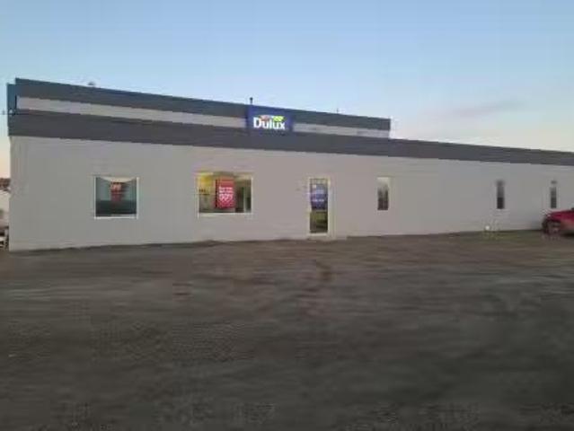 Just in! 7902 102 Avenue, Peace River, AB, T8S 1A1 commercia.