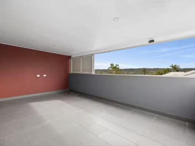 Unique 7/94 Soldiers Avenue, Freshwater Apartment for rent Li.