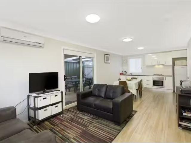 Cozy 79A Craigholm Street, Sylvania Apartment for rent Listed.