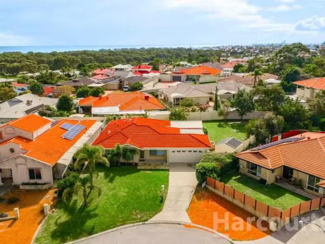 Unique 7 Nutans Court, HALLS HEAD, WA 6210 House for Rent