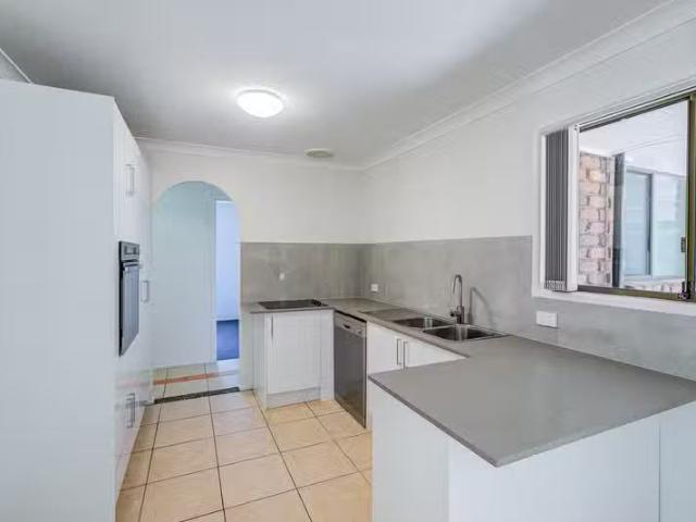 Just in! 7 Nambung Close, Riverhills QLD 4074